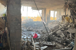 Война, 15 апреля. Беспилотник атаковал многоэтажку в Одессе. В РФ горит химзавод в Стерлитамаке и военное предприятие в Самаре