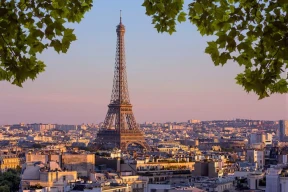 Россия пытается вмешаться в выборы президента Франции: пострадали уже как минимум три крупных политика